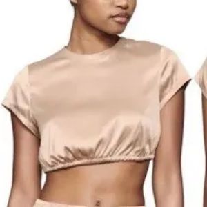 B080.  SKIMS Satin Shine Cropped Woven Top Open Back